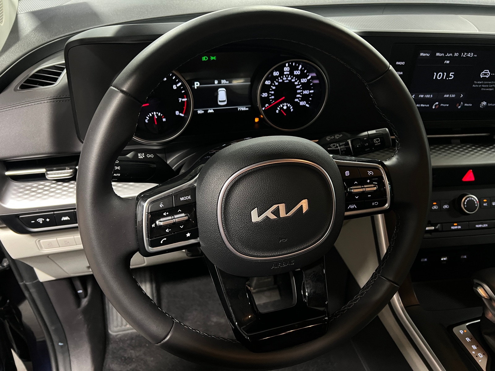 Thumbnail: 2024 Kia Carnival - 4