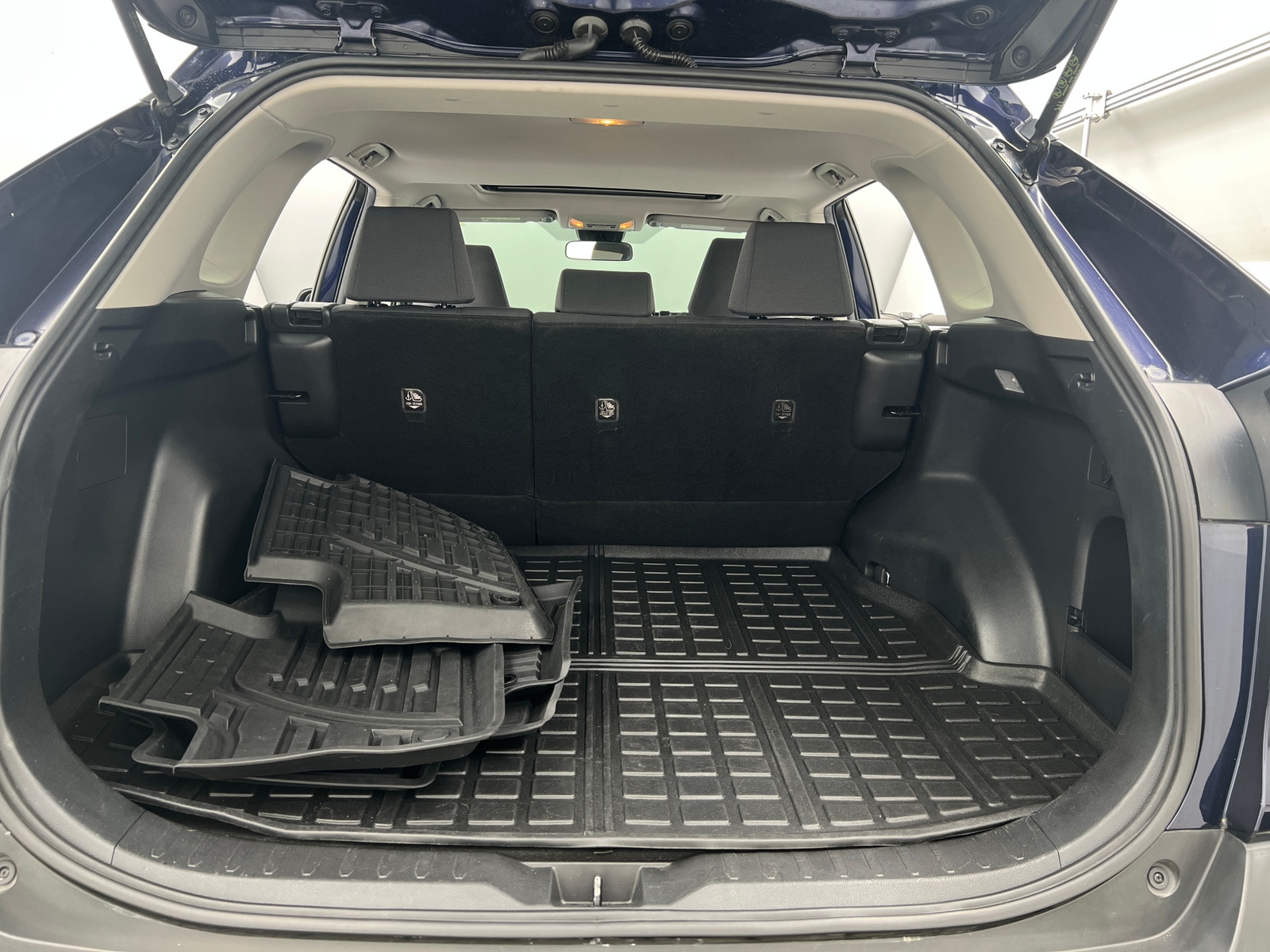Thumbnail: 2019 Toyota RAV4 - 7