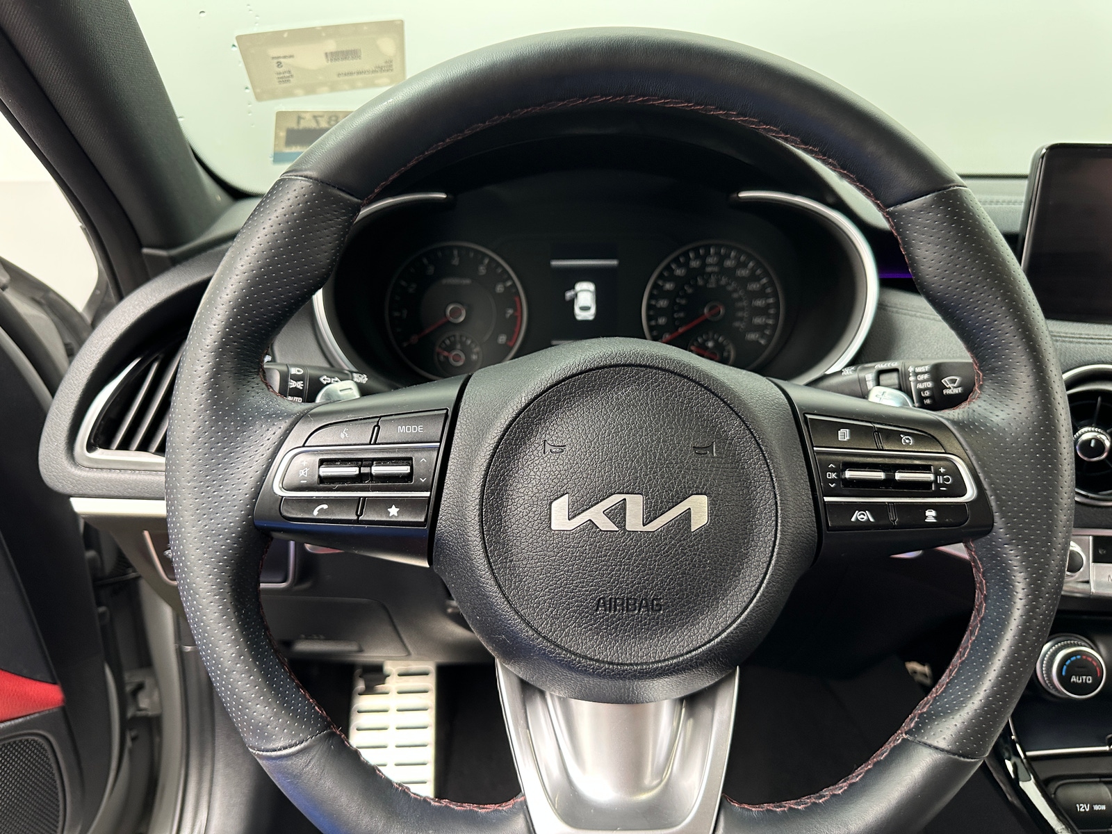 Thumbnail: 2022 Kia Stinger - 4