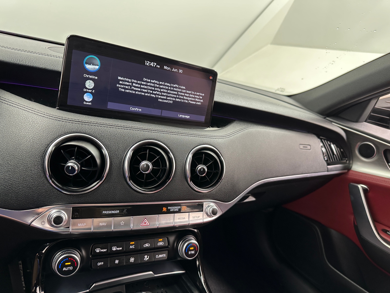 Thumbnail: 2022 Kia Stinger - 3