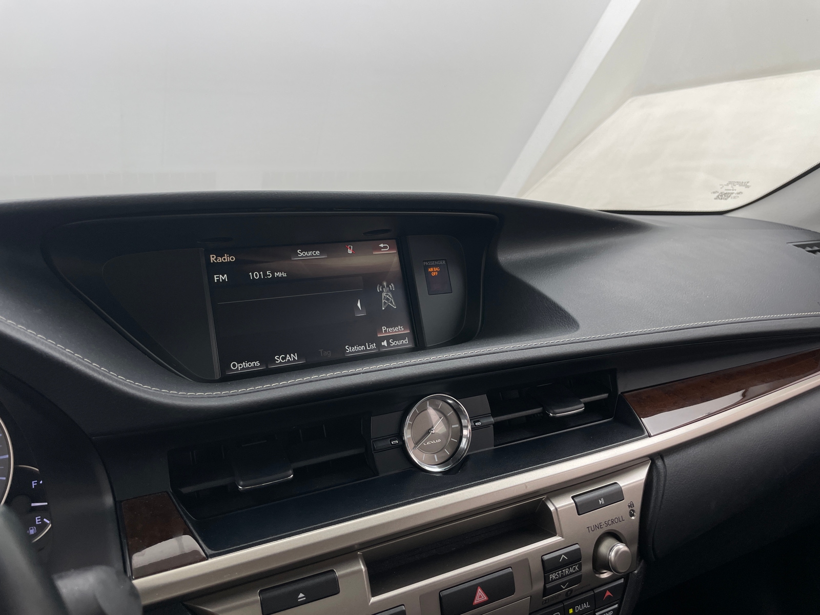 Thumbnail: 2018 Lexus ES - 3