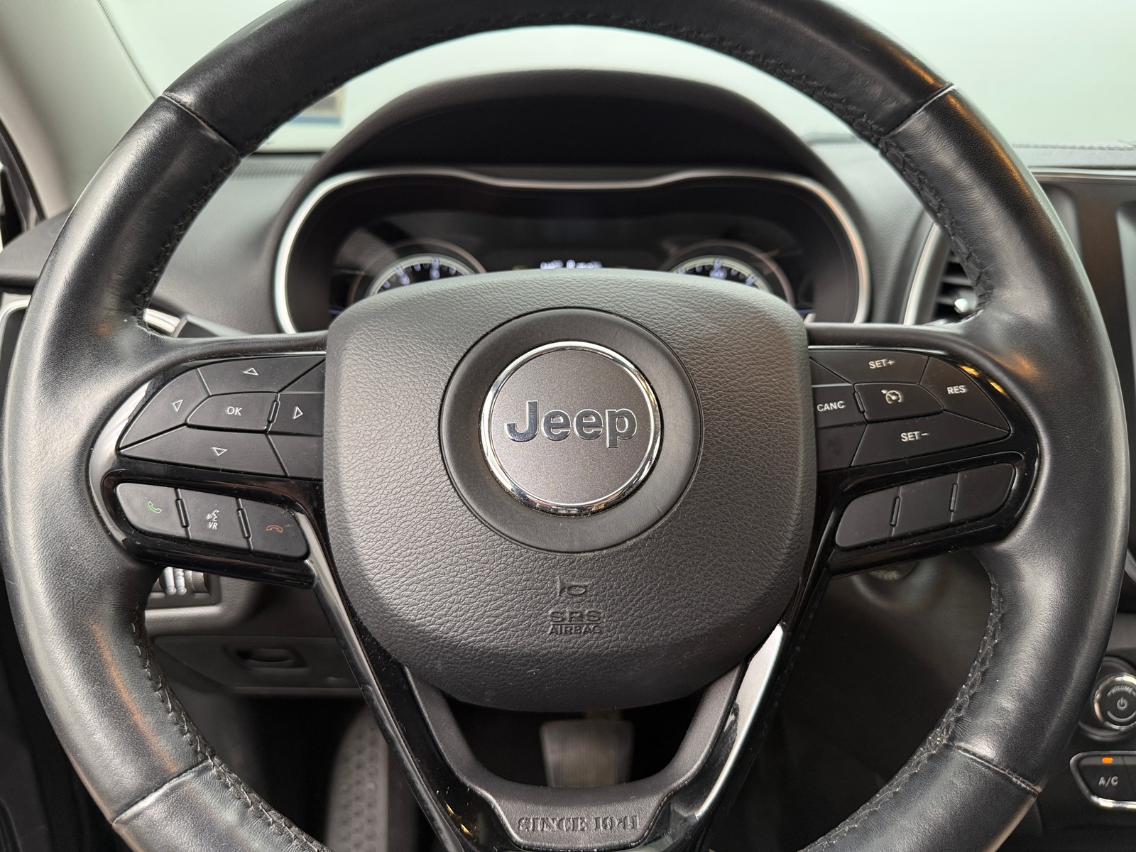 Thumbnail: 2019 Jeep Cherokee - 5