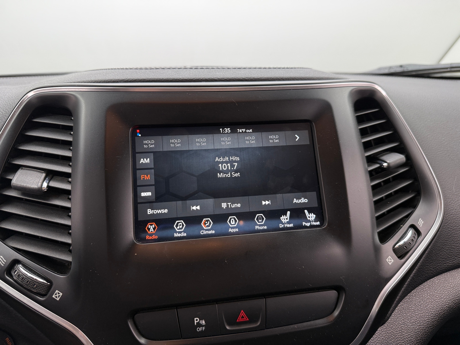 Thumbnail: 2019 Jeep Cherokee - 4