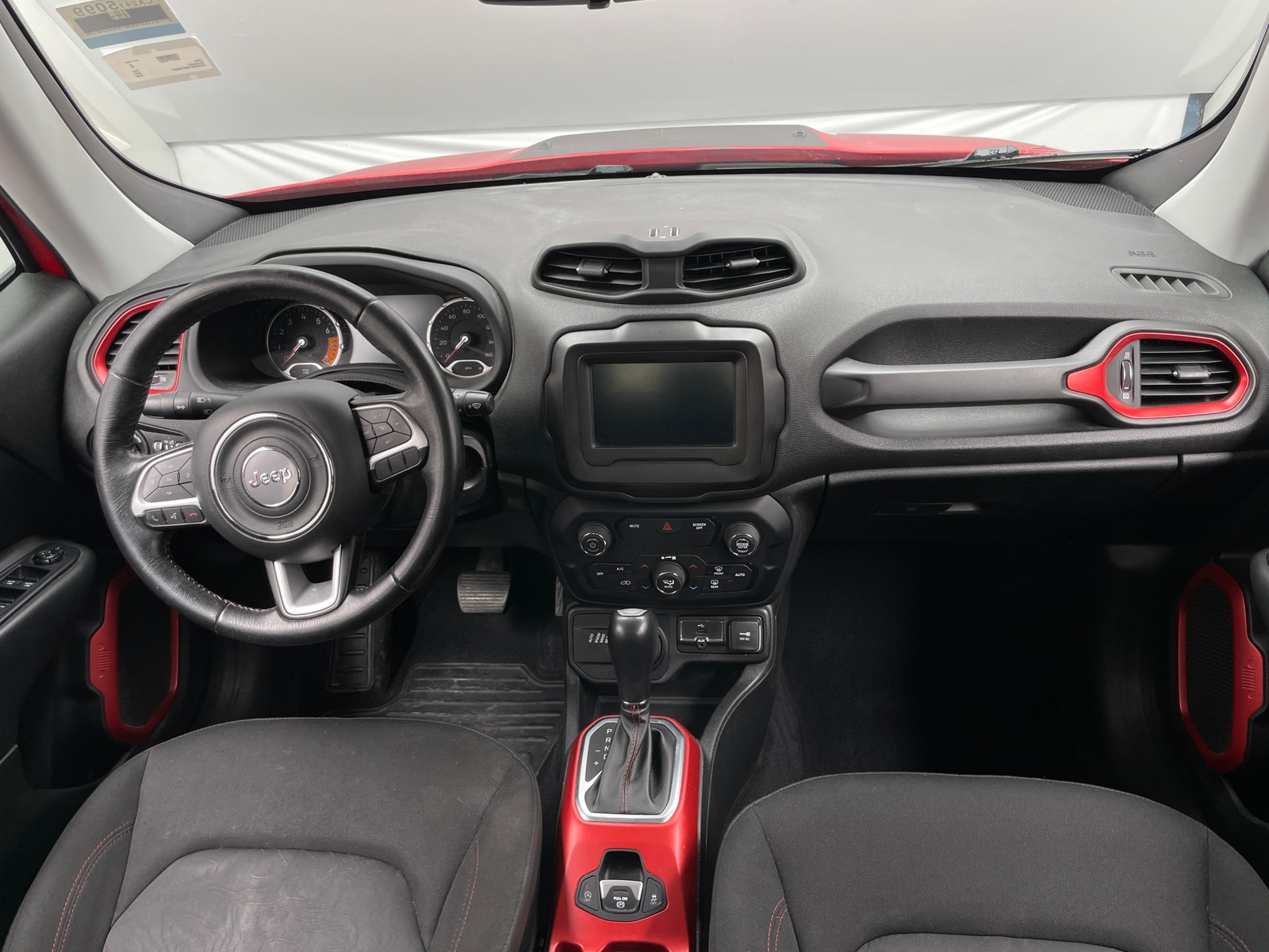 Thumbnail: 2019 Jeep Renegade - 3