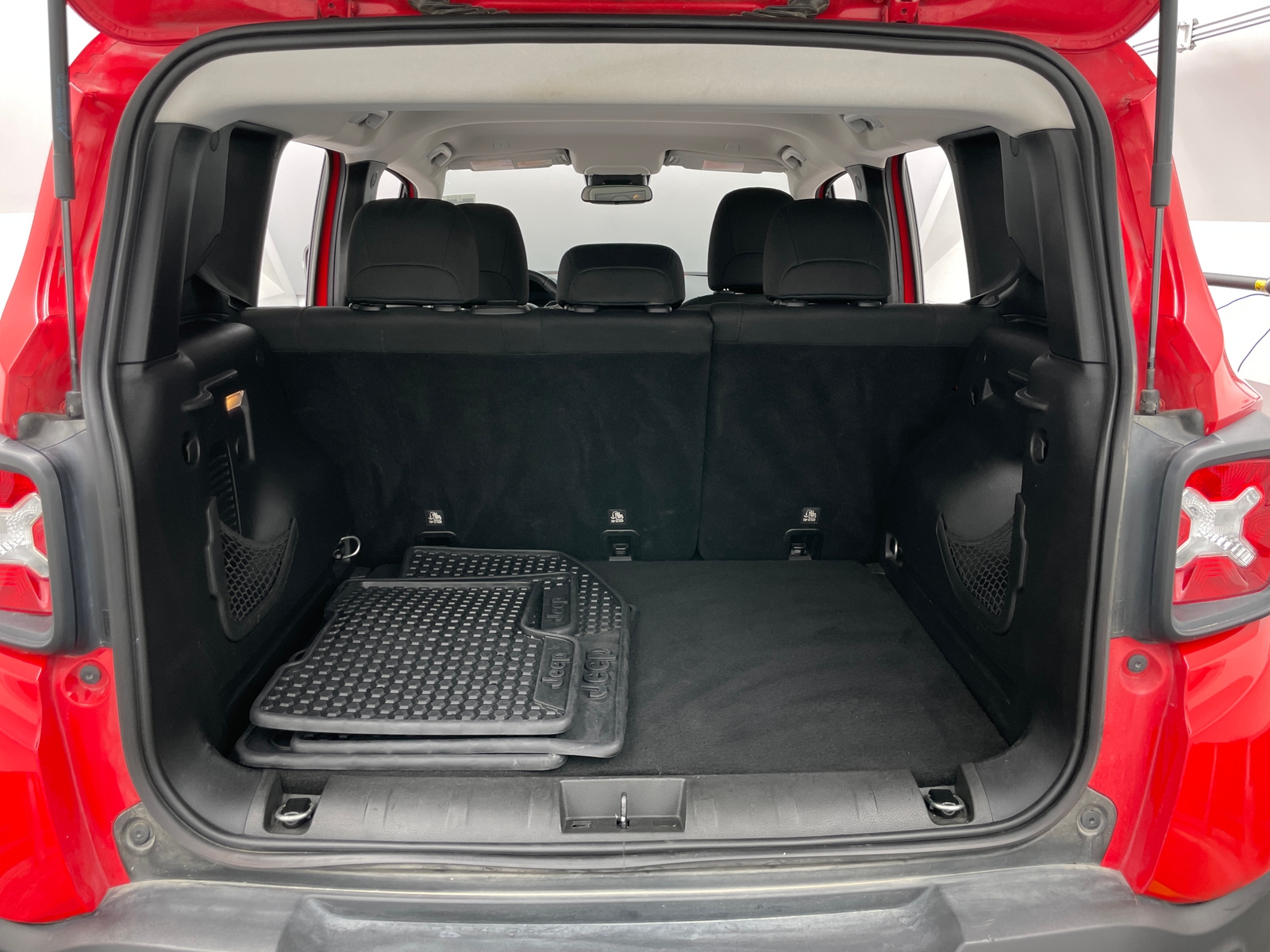 Thumbnail: 2019 Jeep Renegade - 7