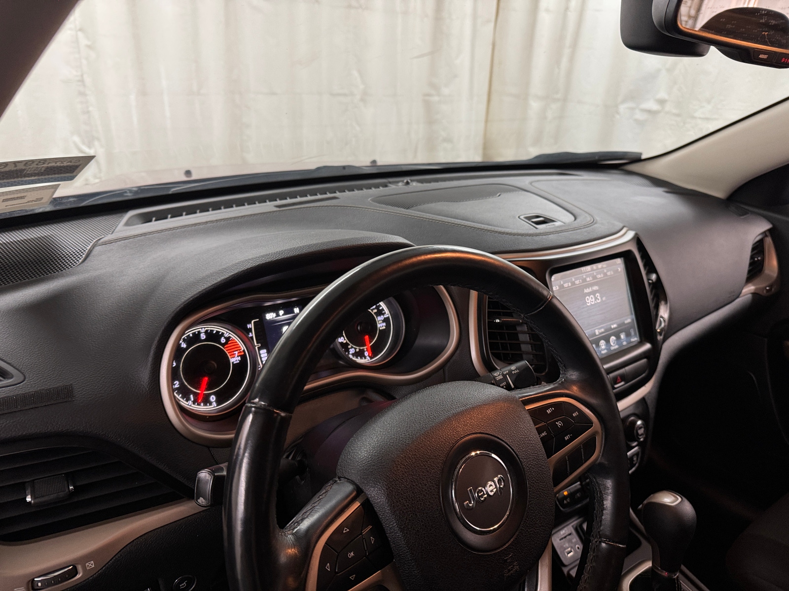 Thumbnail: 2017 Jeep Cherokee - 3