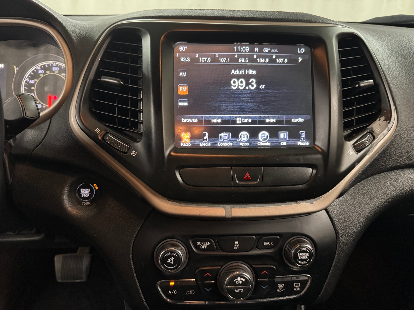 Thumbnail: 2017 Jeep Cherokee - 4