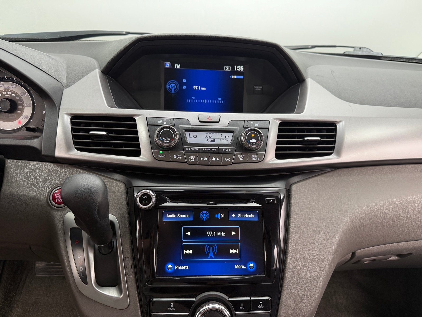 Thumbnail: 2015 Honda Odyssey - 3