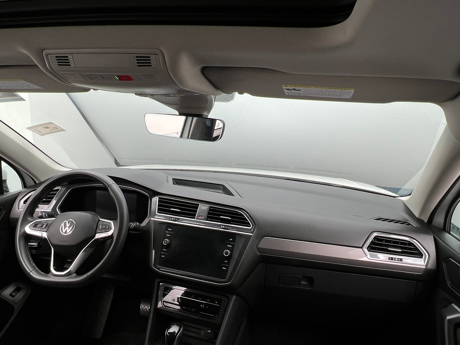 Thumbnail: 2022 Volkswagen Tiguan - 2
