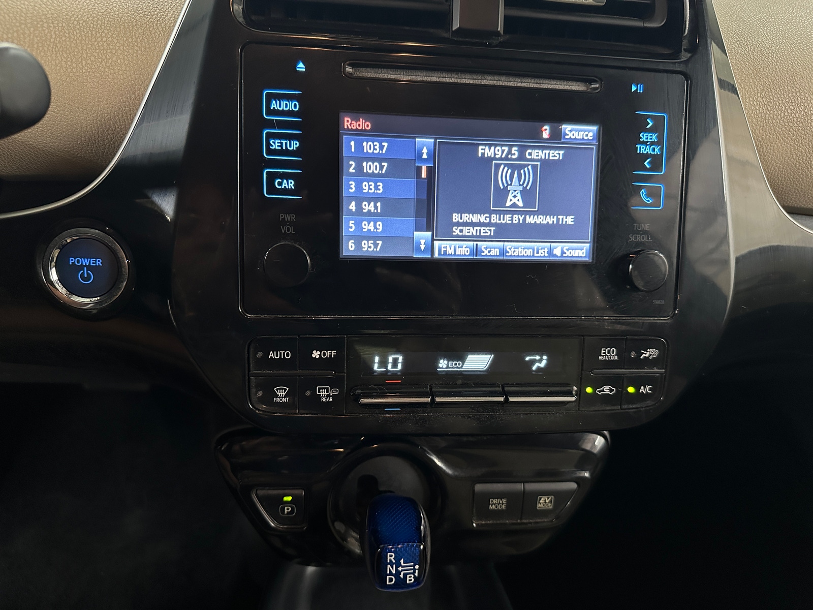 Thumbnail: 2017 Toyota Prius - 4