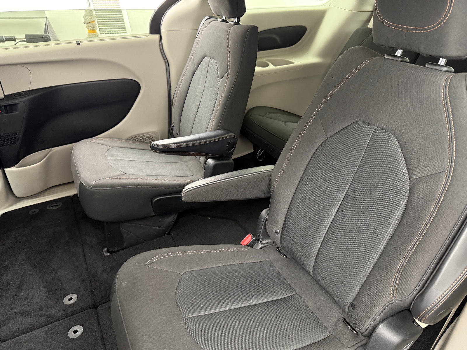 Thumbnail: 2018 Chrysler Pacifica - 6