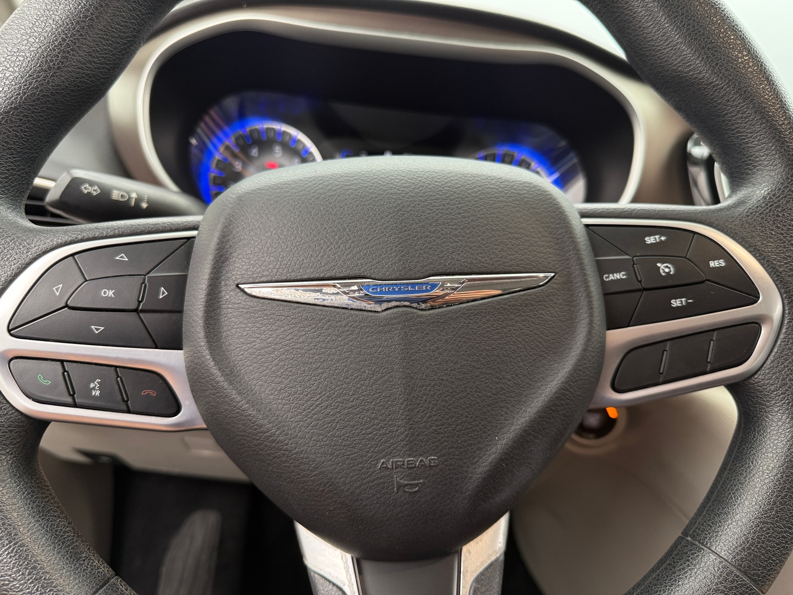 Thumbnail: 2018 Chrysler Pacifica - 5