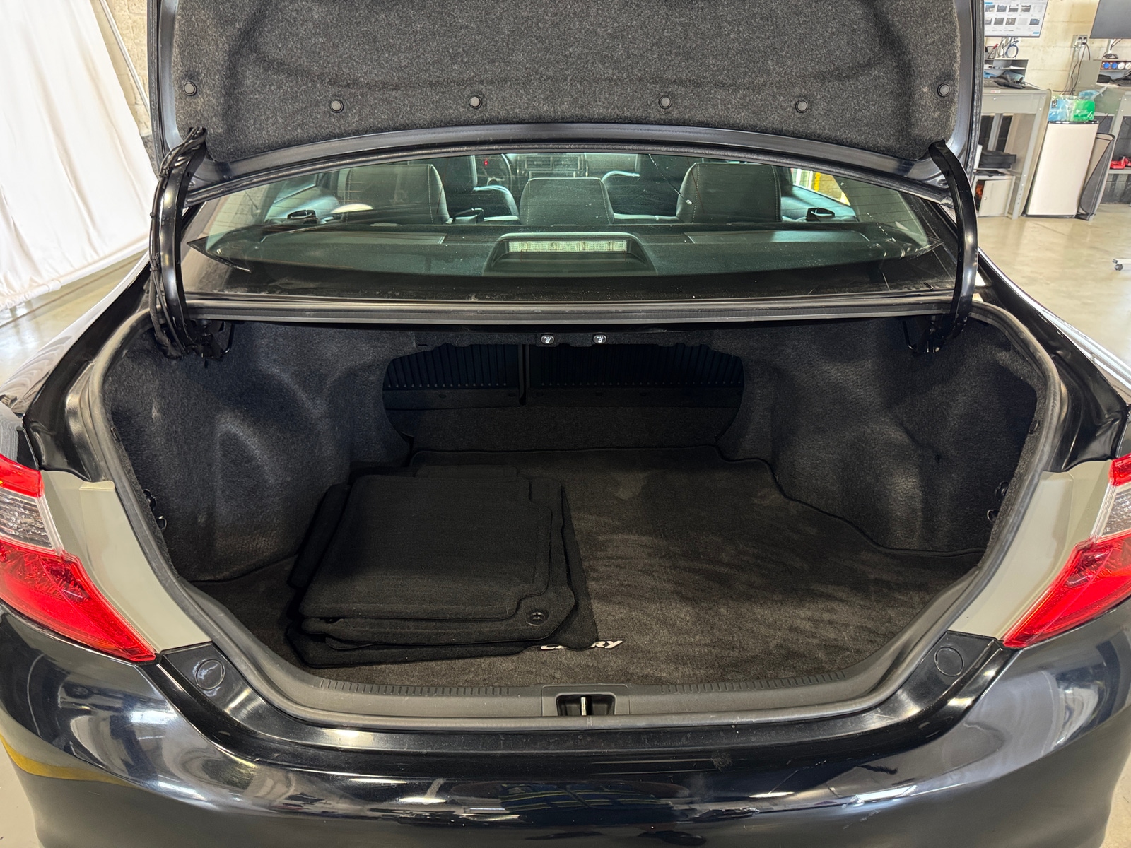 Thumbnail: 2012 Toyota Camry - 7