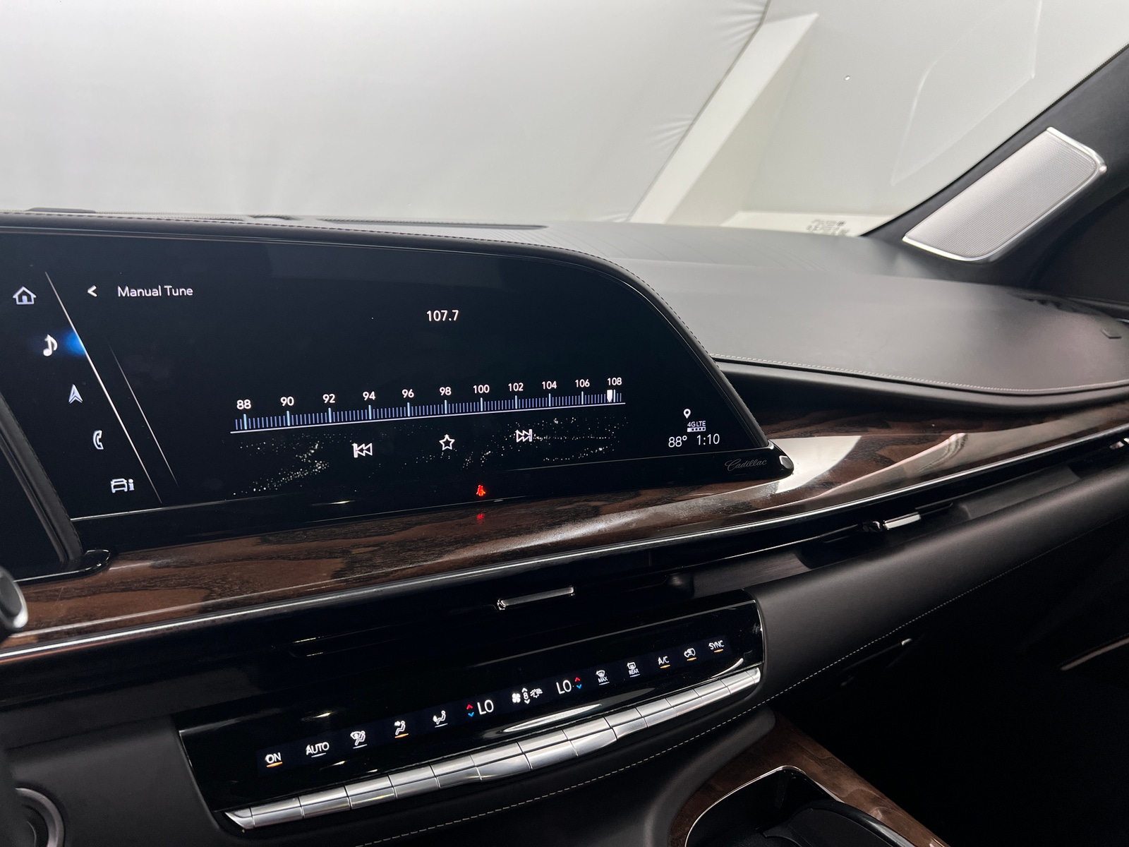 Thumbnail: 2021 Cadillac Escalade - 3
