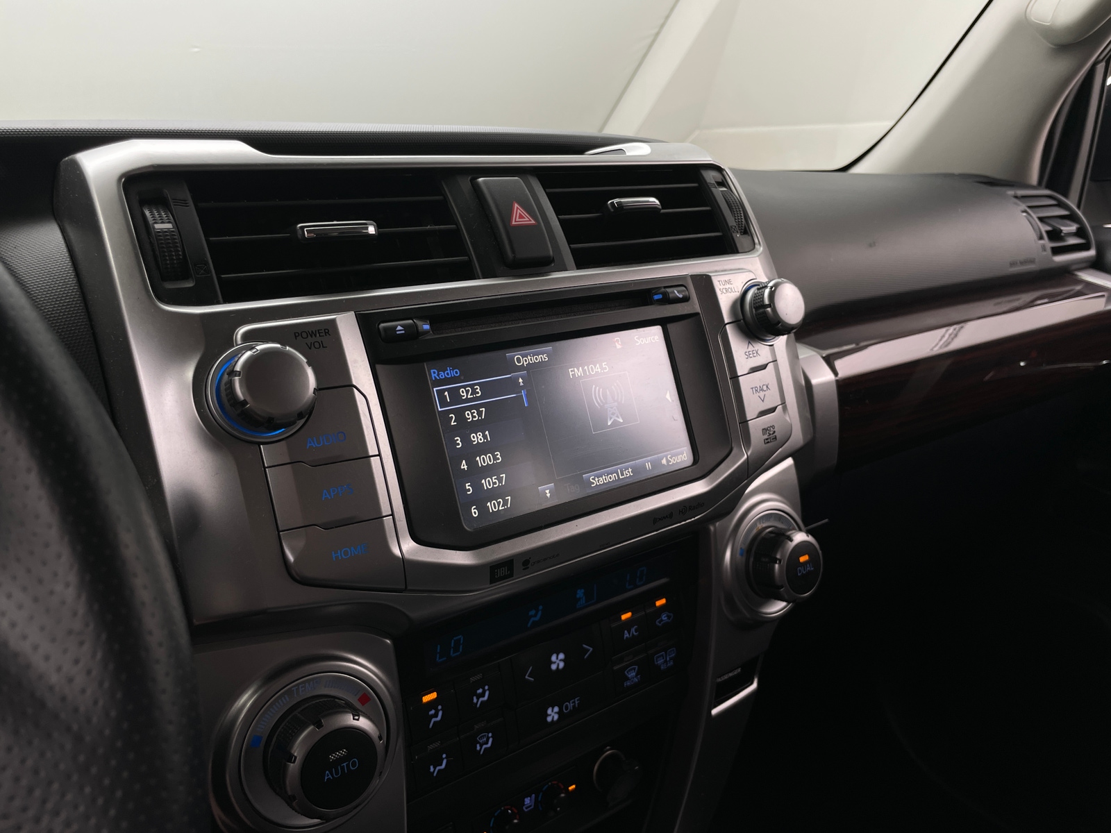 Thumbnail: 2016 Toyota 4Runner - 3