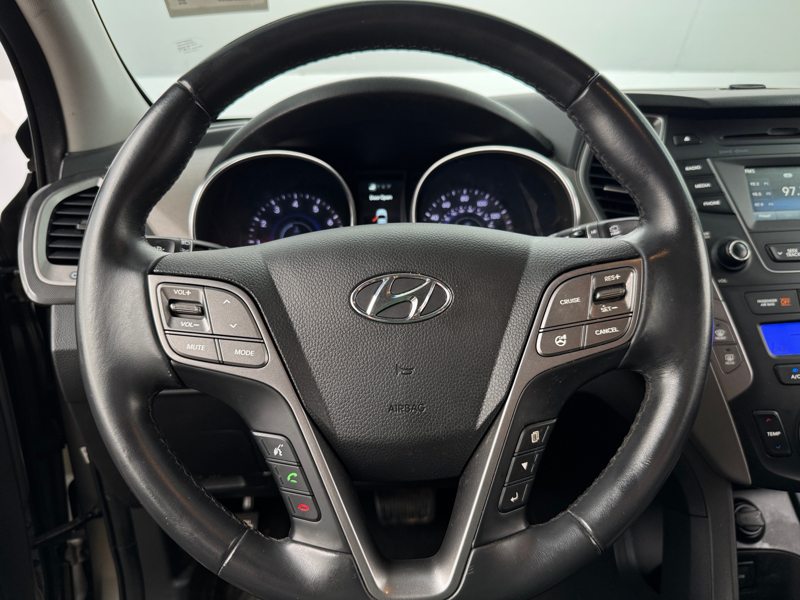 Thumbnail: 2015 Hyundai Santa Fe - 4