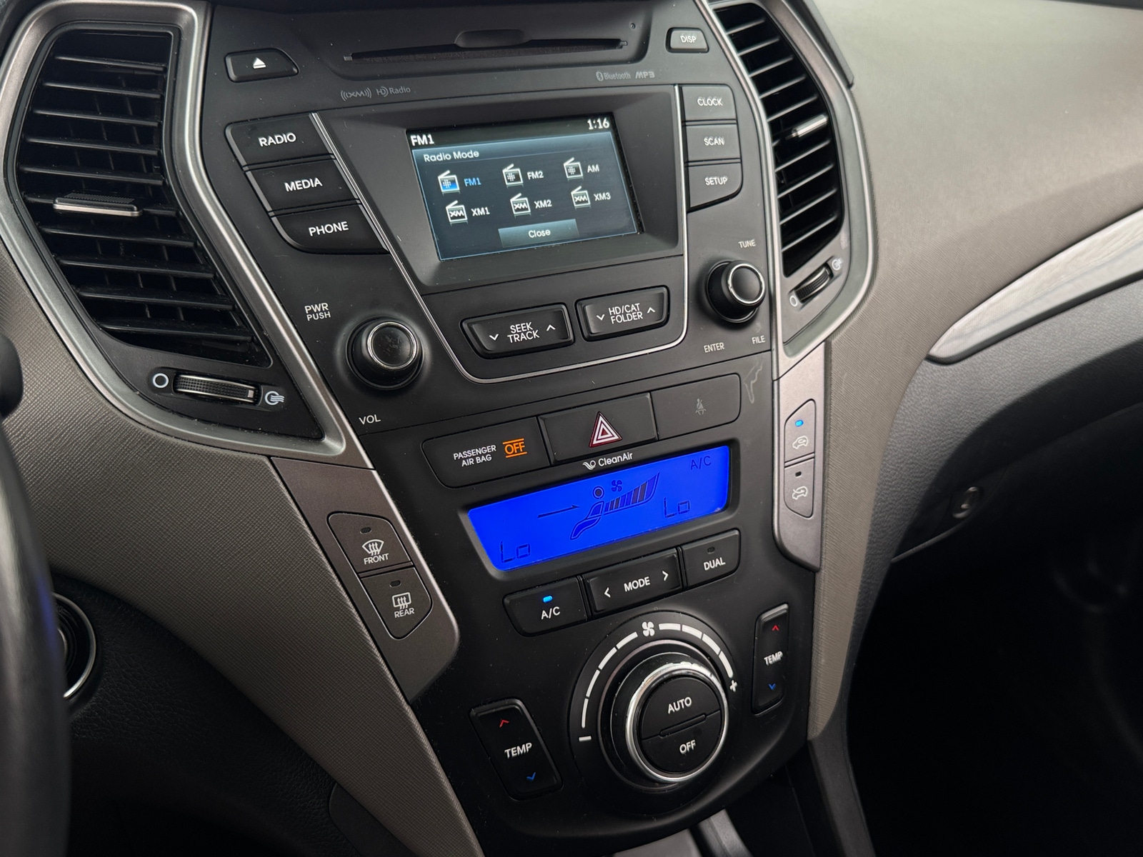 Thumbnail: 2015 Hyundai Santa Fe - 3
