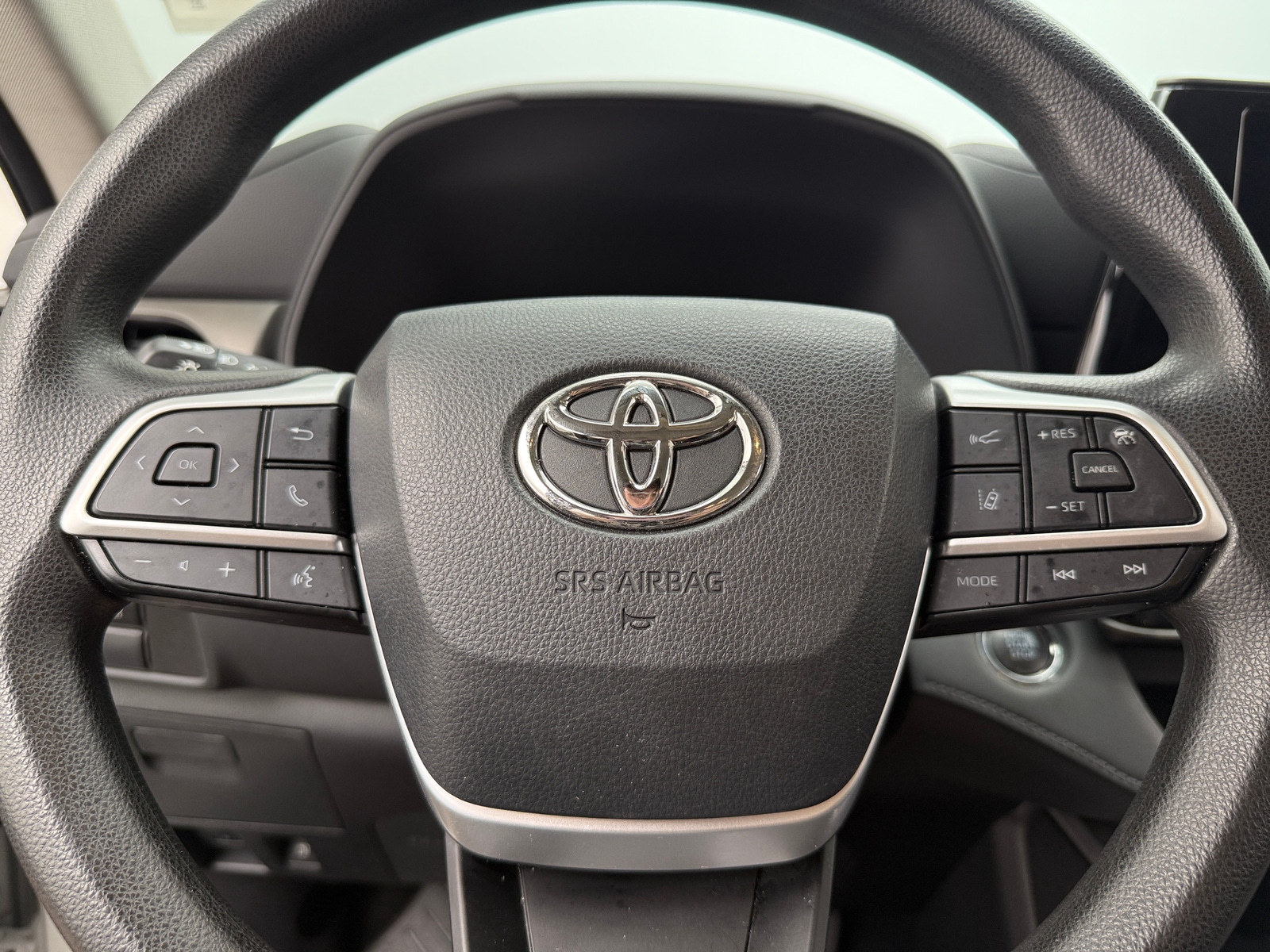 Thumbnail: 2023 Toyota Highlander - 5