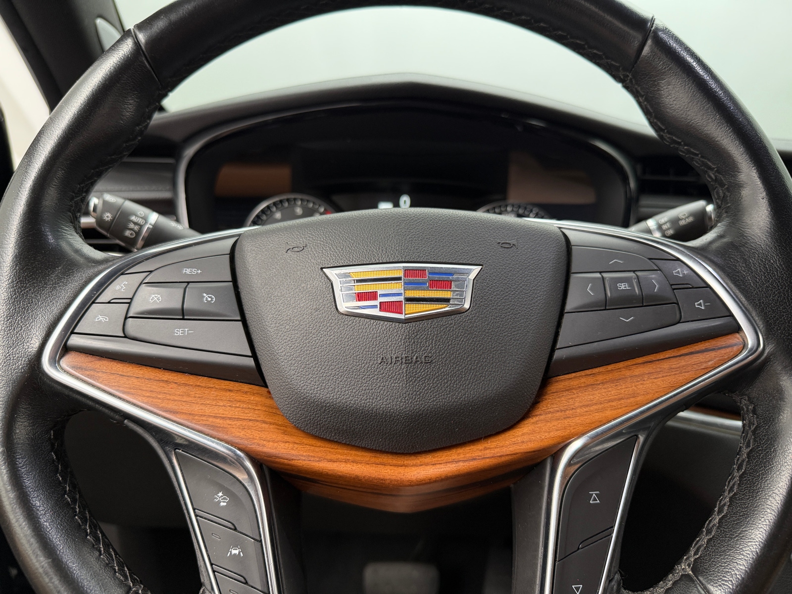 Thumbnail: 2021 Cadillac XT5 - 4