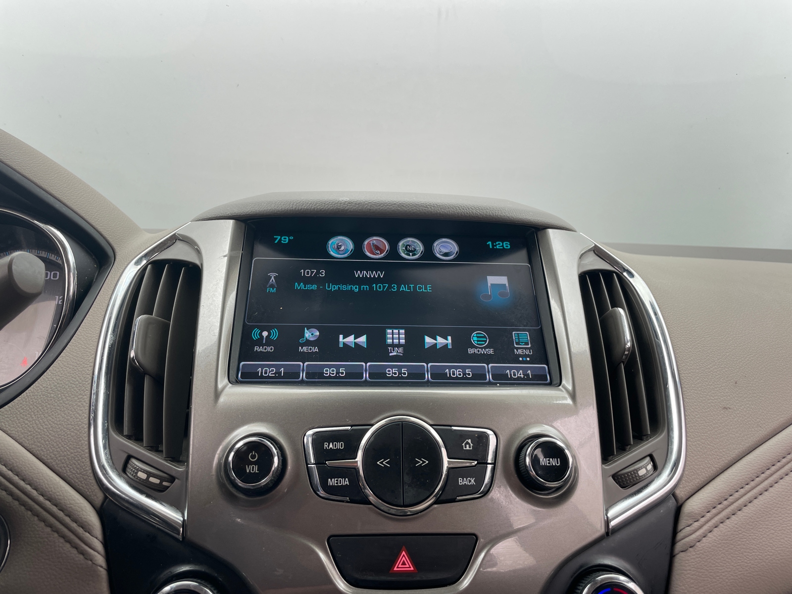 Thumbnail: 2018 Chevrolet Cruze - 3
