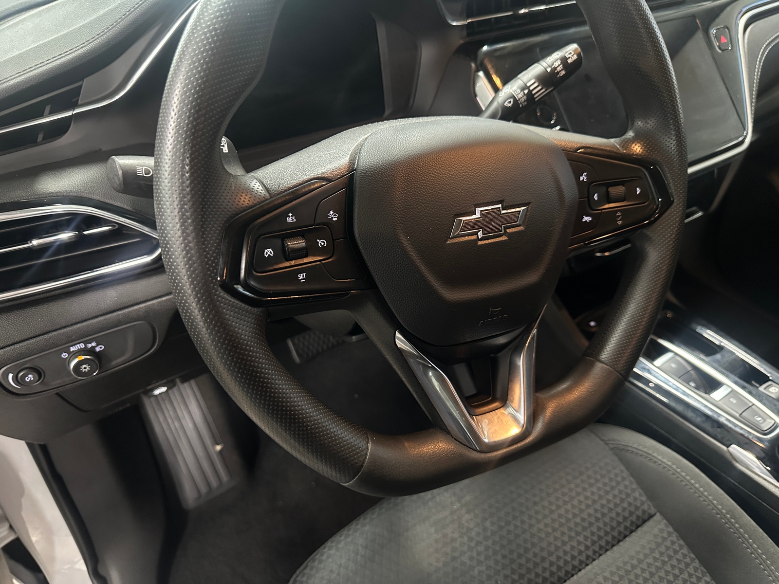 Thumbnail: 2023 Chevrolet Bolt EUV - 5