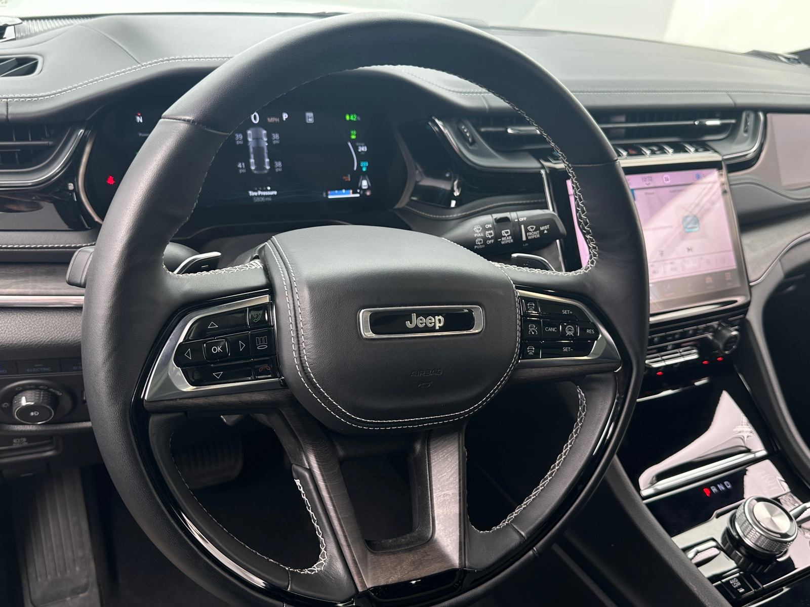 Thumbnail: 2023 Jeep Grand Cherokee - 4