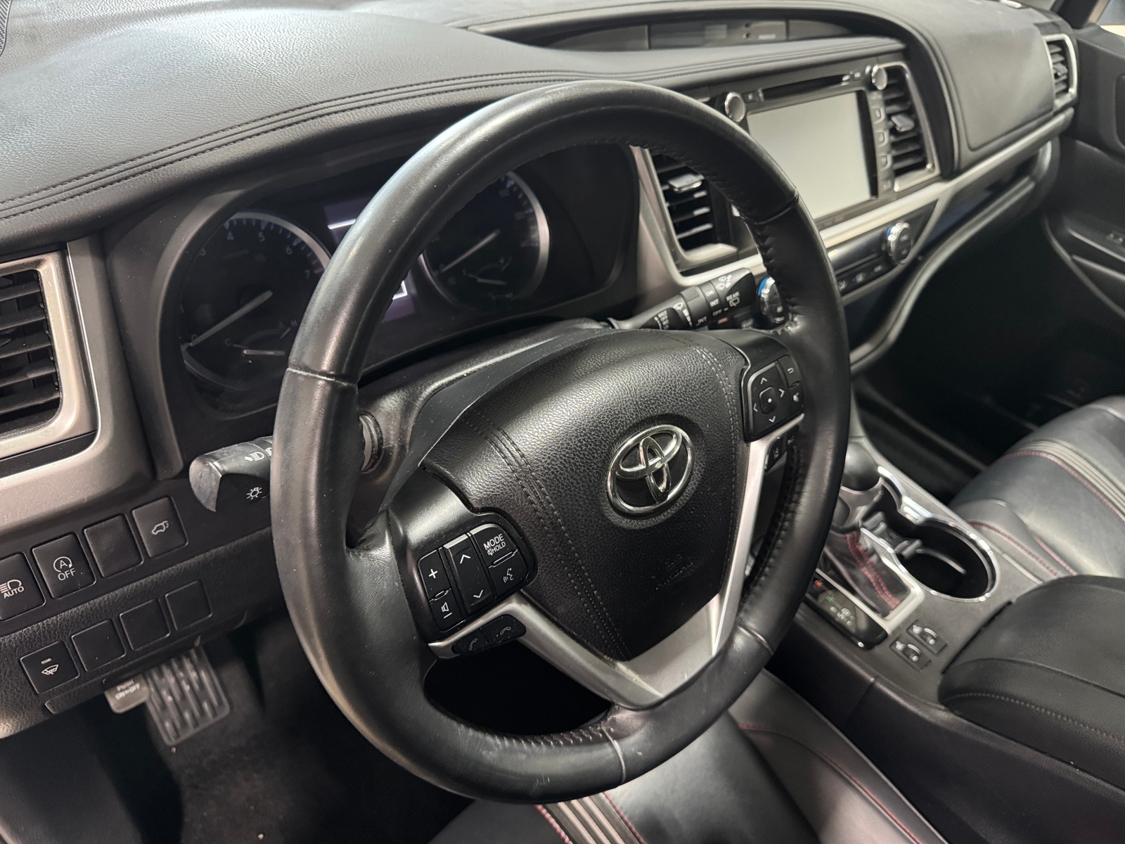 Thumbnail: 2019 Toyota Highlander - 2