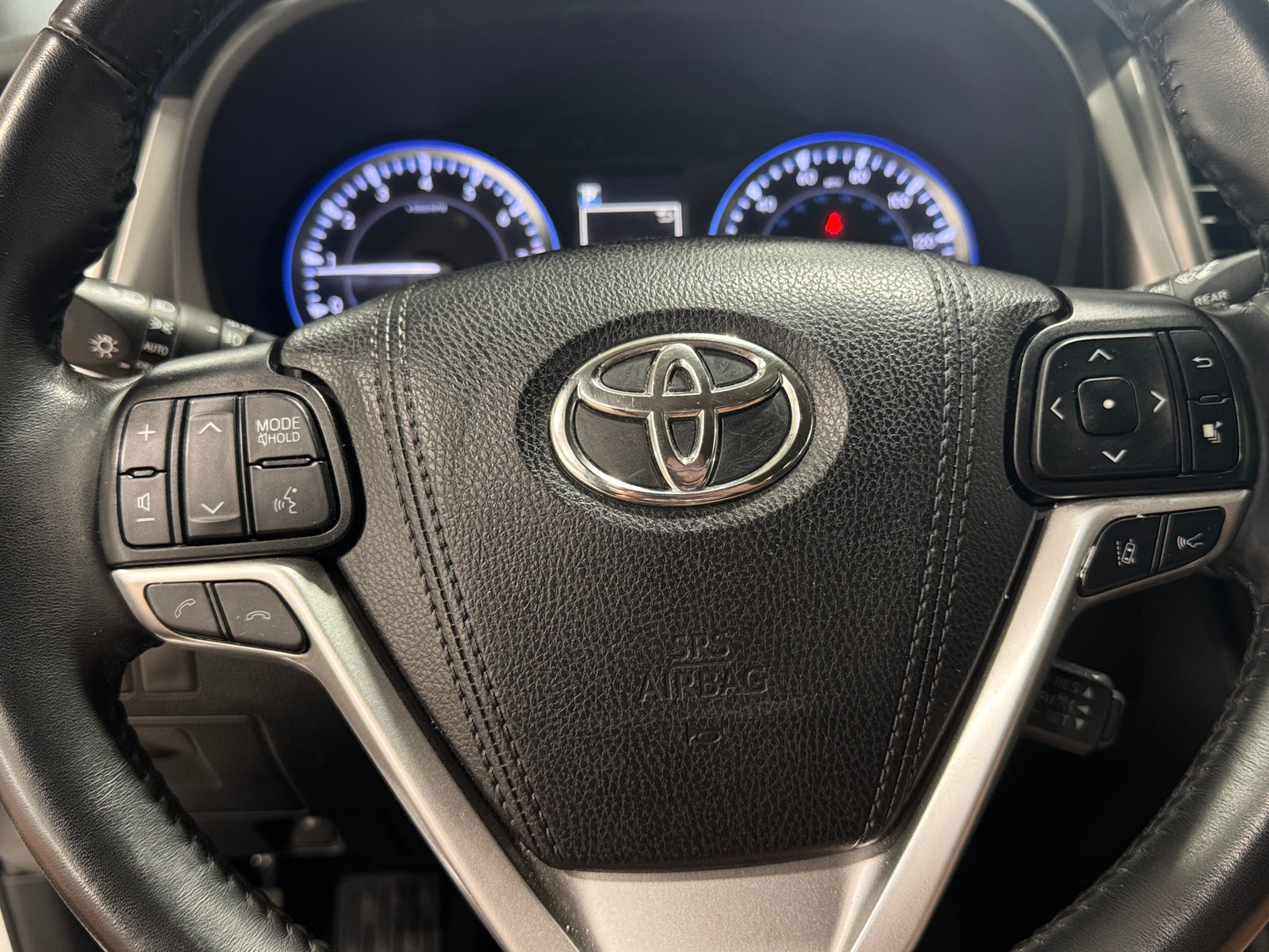 Thumbnail: 2019 Toyota Highlander - 4