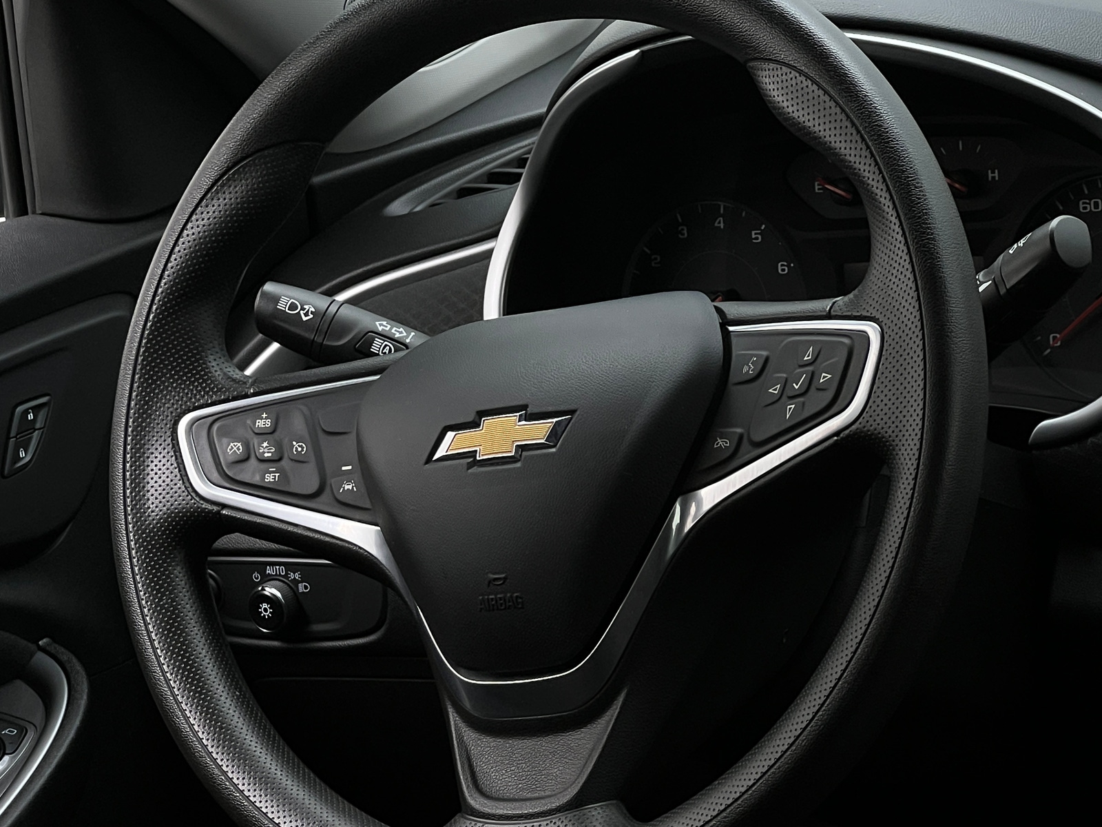 Thumbnail: 2023 Chevrolet Malibu - 5