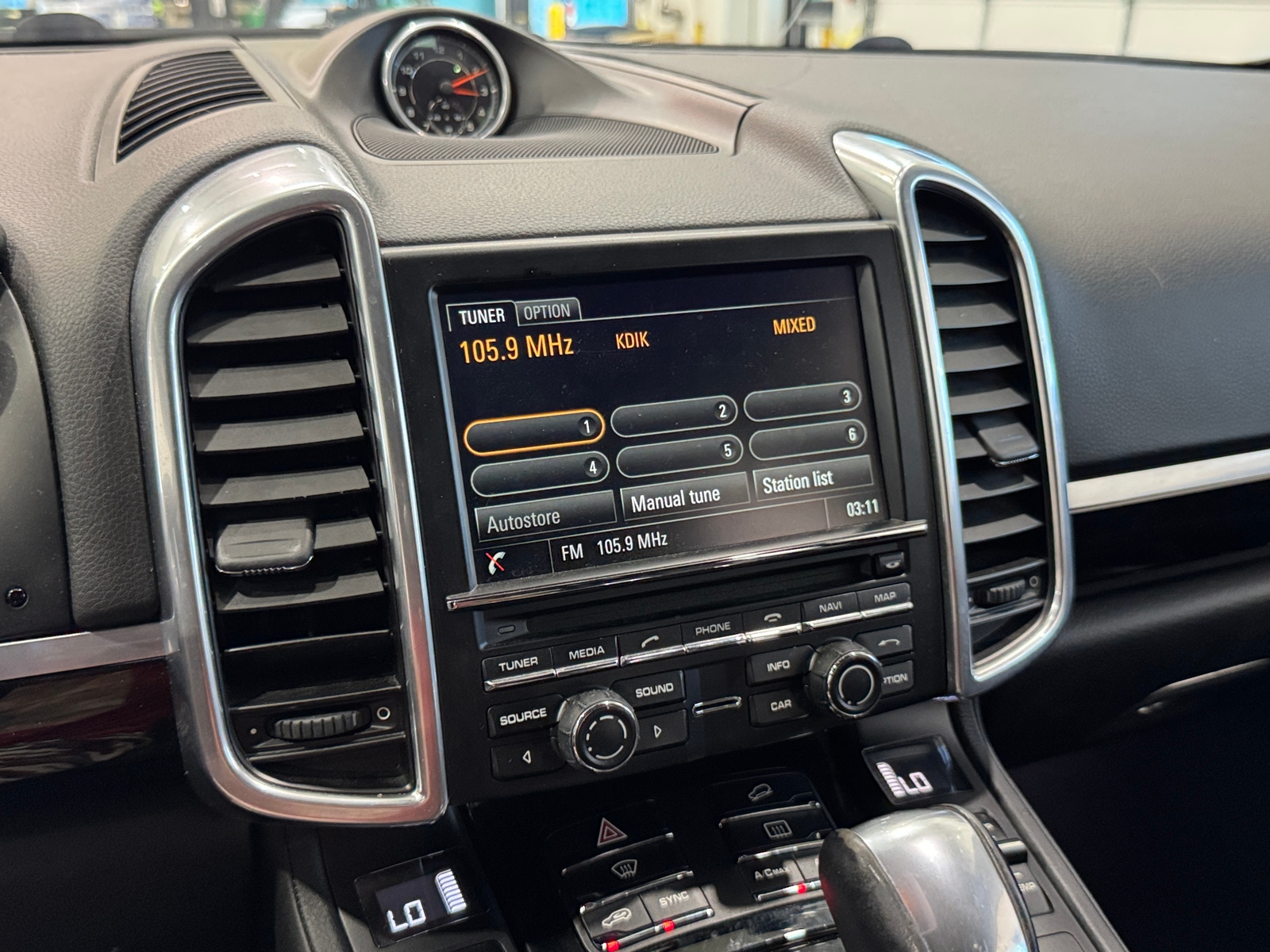 Thumbnail: 2016 Porsche Cayenne - 3
