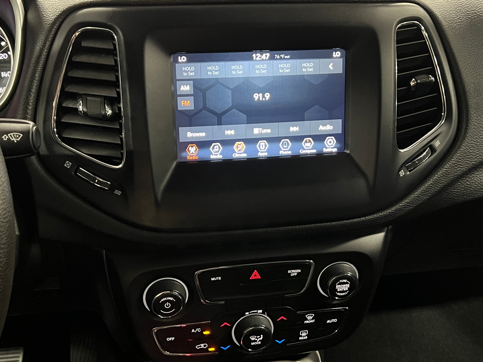 Thumbnail: 2021 Jeep Compass - 4
