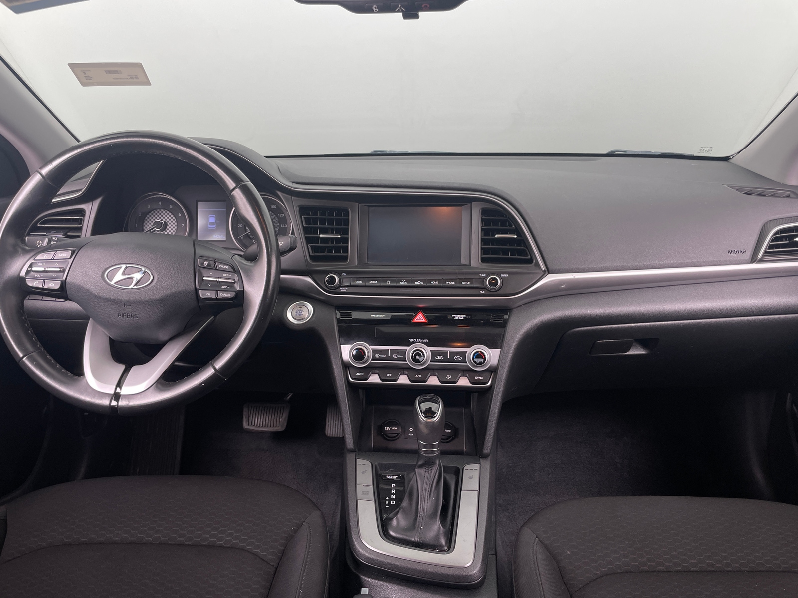 Thumbnail: 2019 Hyundai Elantra - 3
