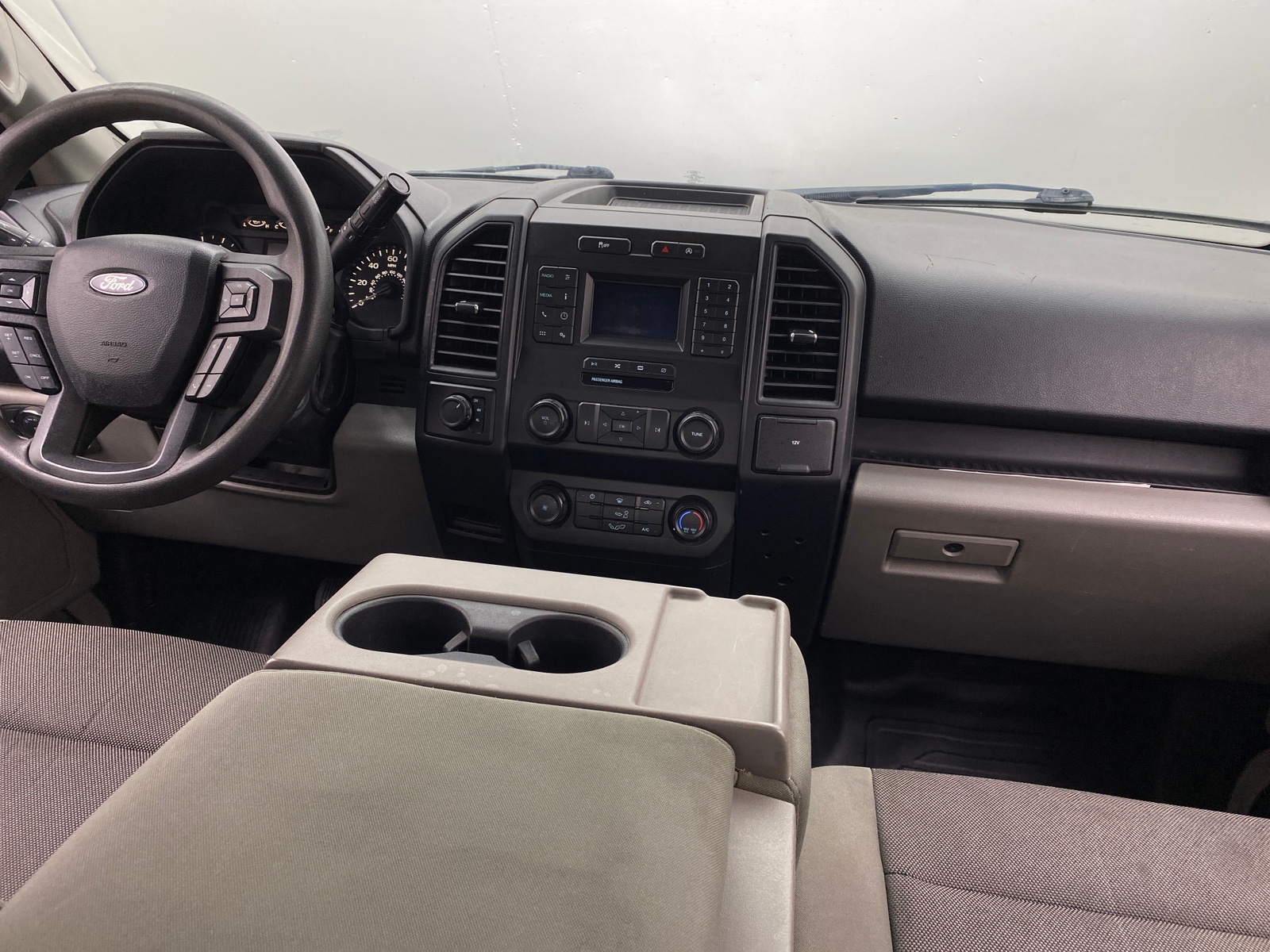Thumbnail: 2019 Ford Econoline - 3