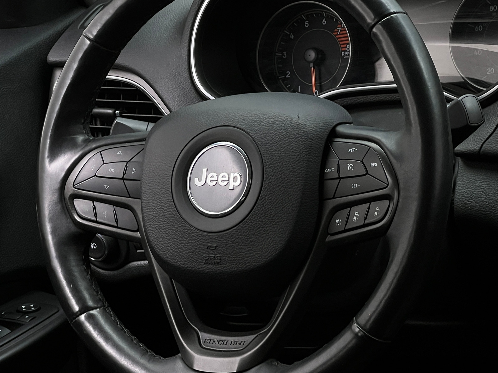 Thumbnail: 2019 Jeep Cherokee - 4