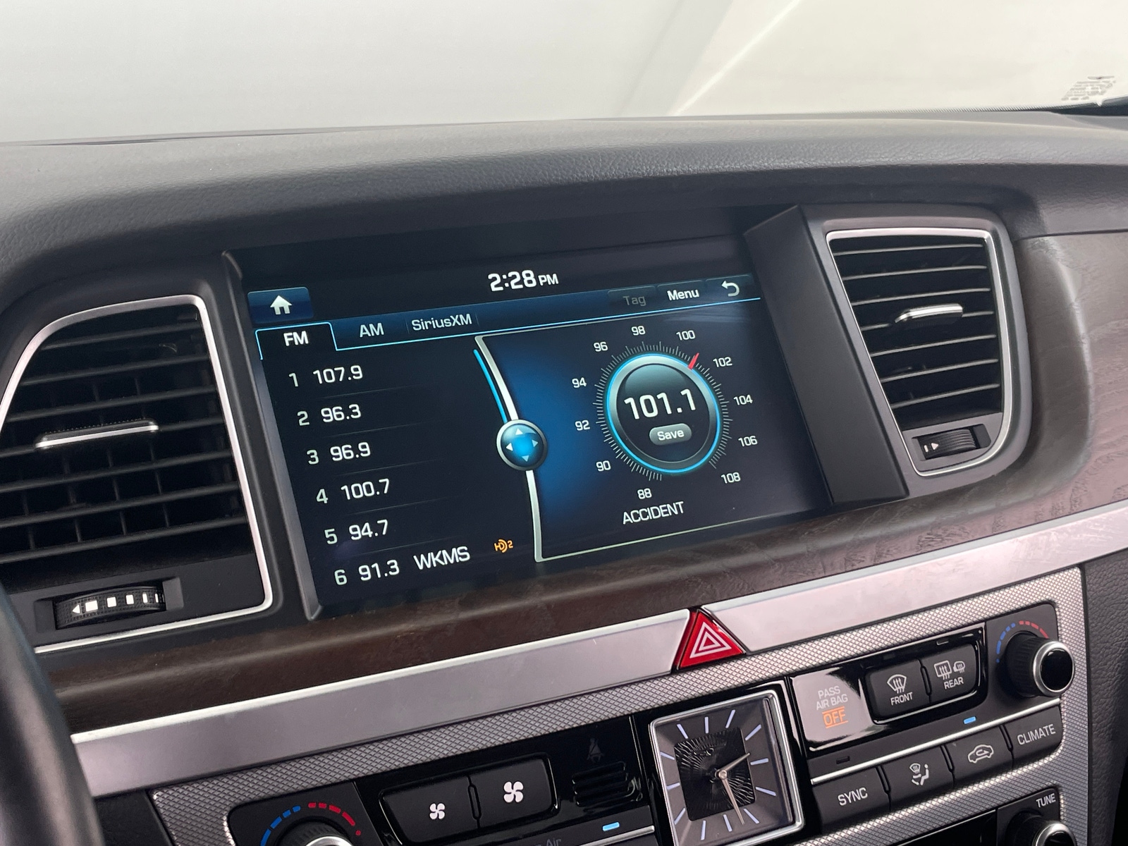 Thumbnail: 2018 Genesis G80 - 3