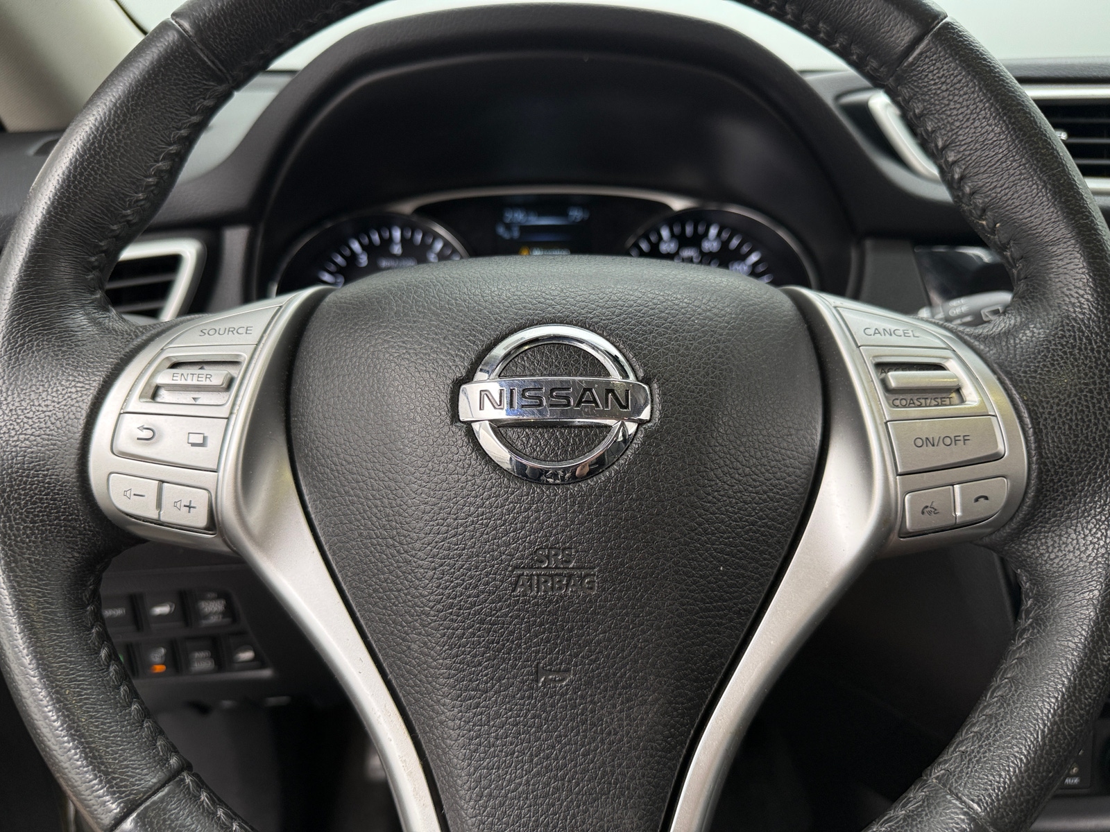 Thumbnail: 2016 Nissan Rogue - 4