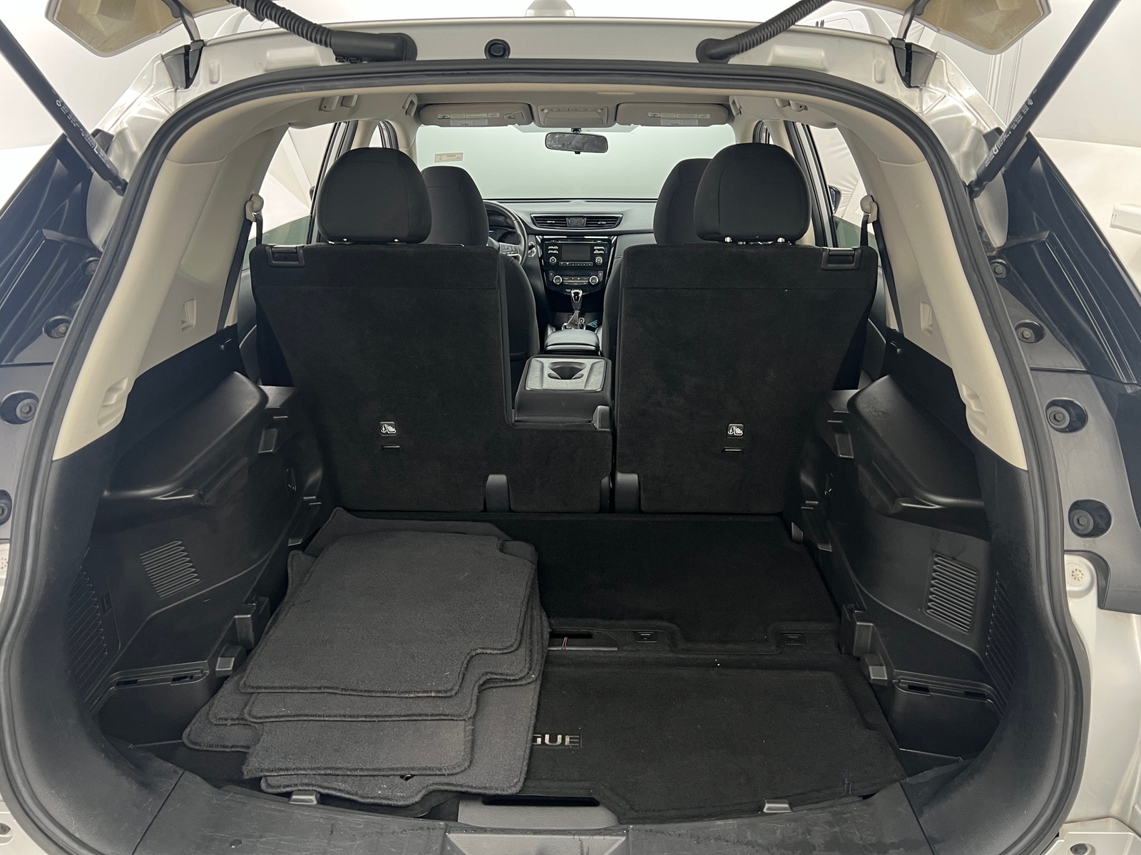 Thumbnail: 2017 Nissan Rogue - 7