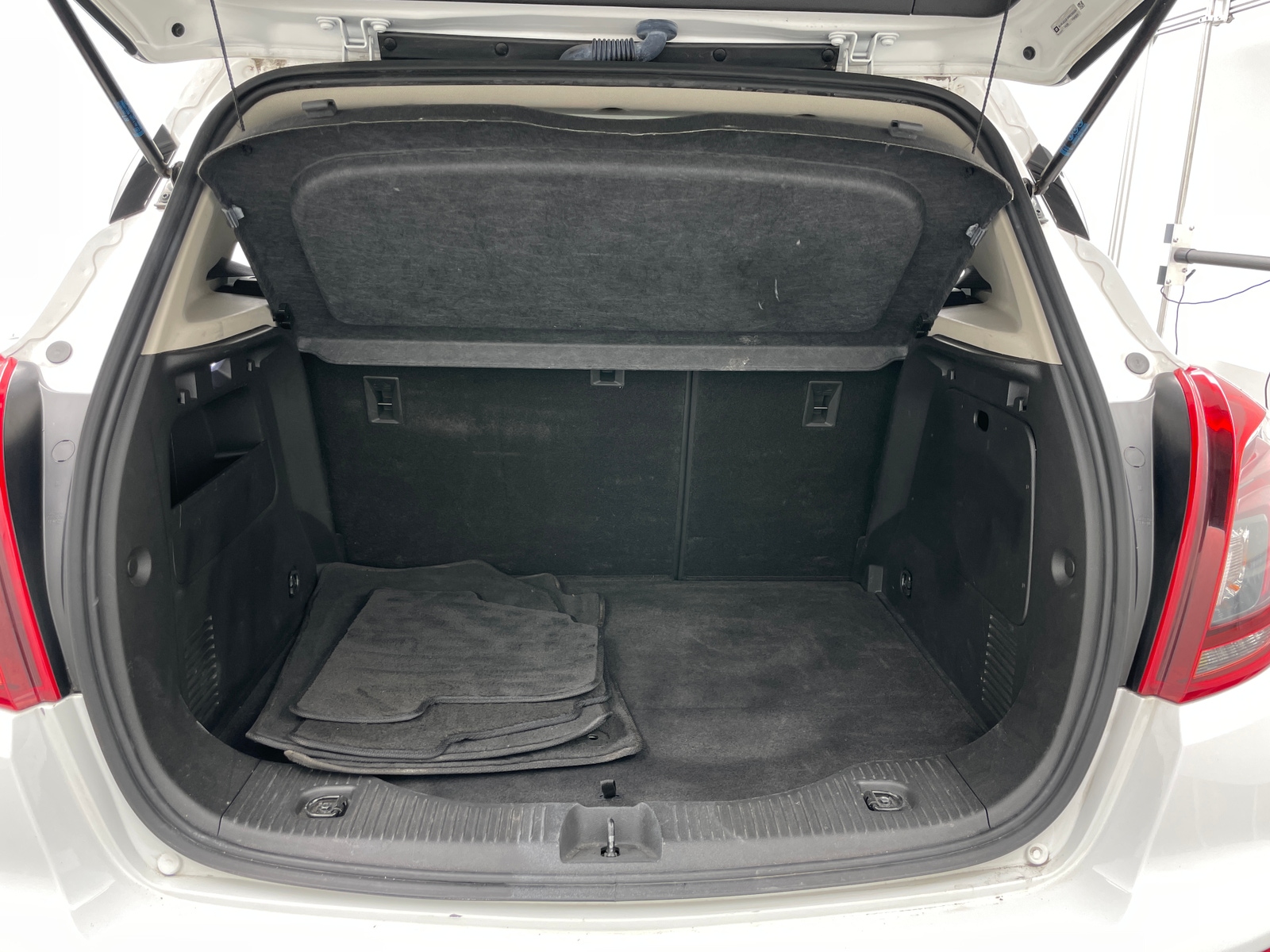 Thumbnail: 2017 Buick Encore - 6