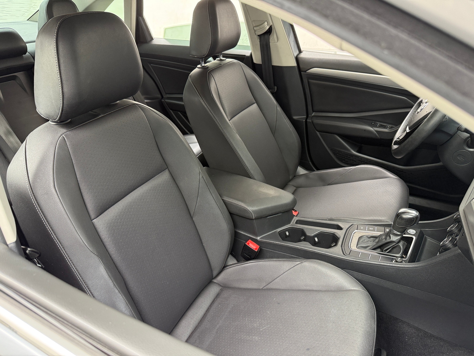 Thumbnail: 2019 Volkswagen Jetta - 2