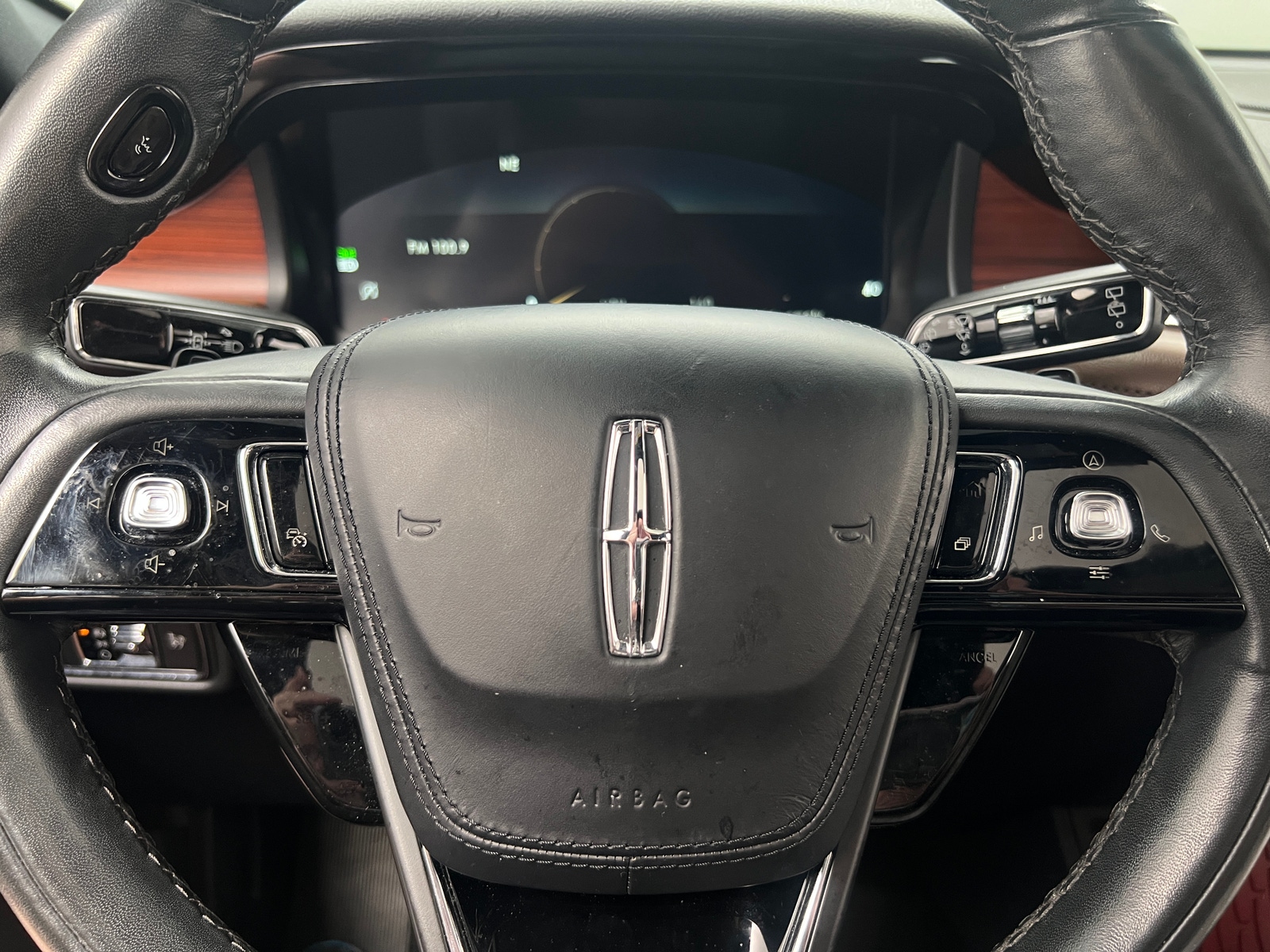 Thumbnail: 2022 Lincoln Aviator - 4