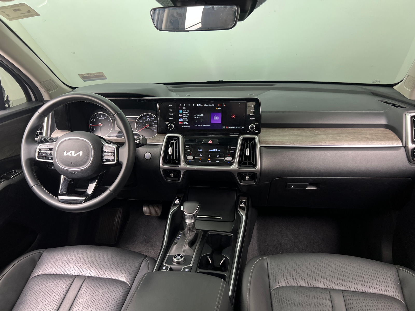 Thumbnail: 2023 Kia Sorento - 2