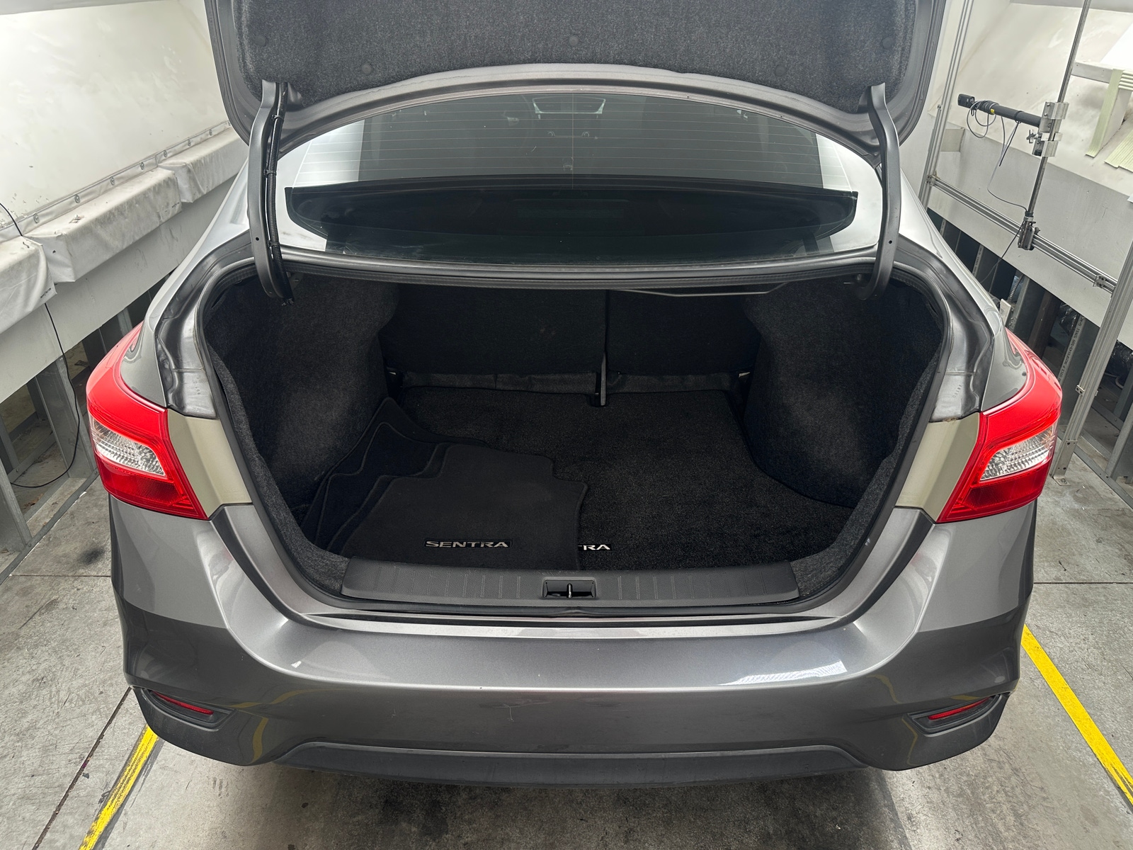 Thumbnail: 2018 Nissan Sentra - 7