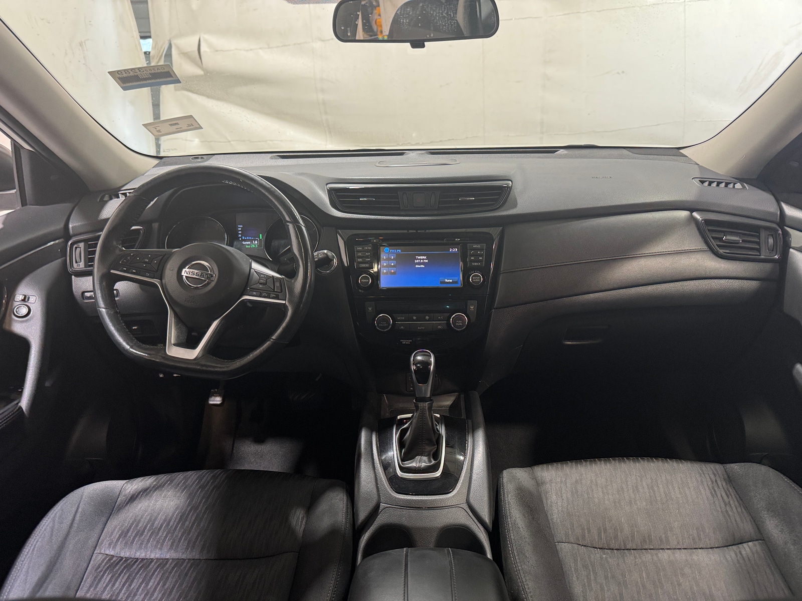 Thumbnail: 2017 Nissan Rogue - 3