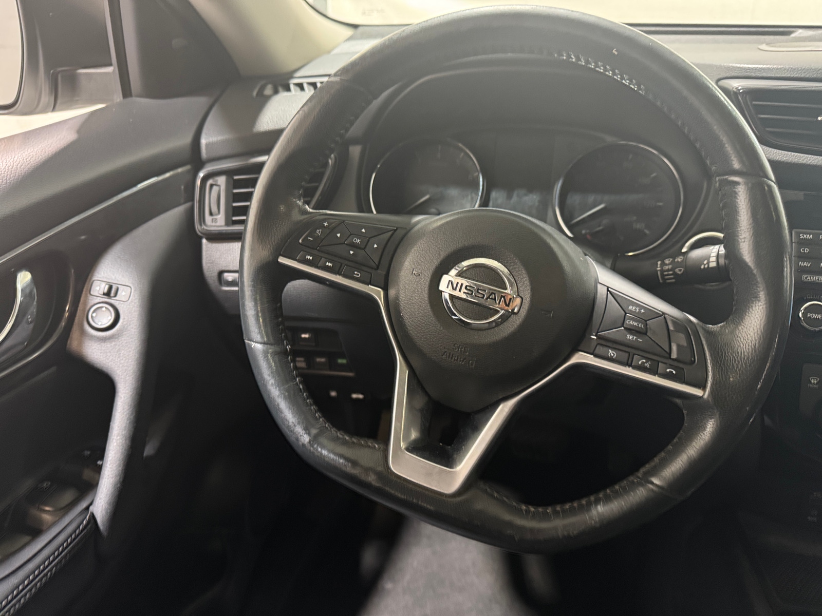 Thumbnail: 2017 Nissan Rogue - 5