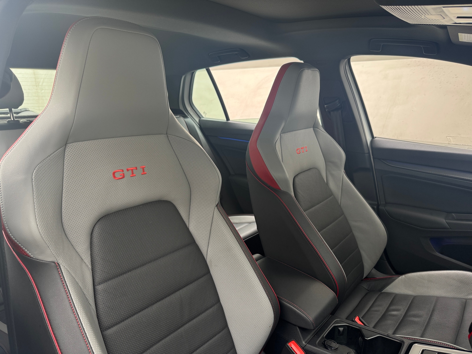 Thumbnail: 2023 Volkswagen Golf - 2