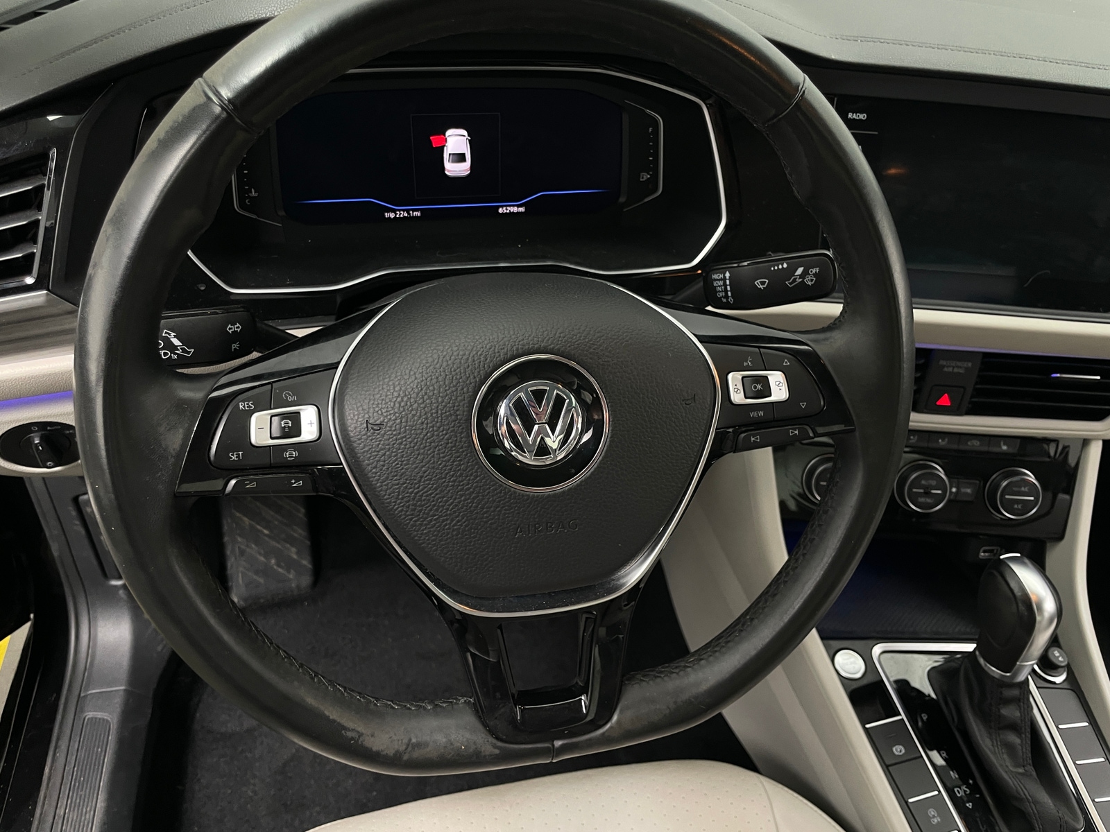 Thumbnail: 2019 Volkswagen Jetta - 4