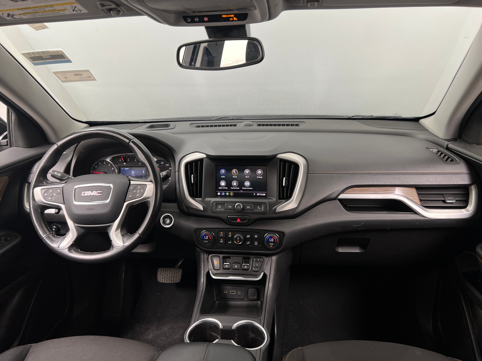 Thumbnail: 2020 GMC Terrain - 3