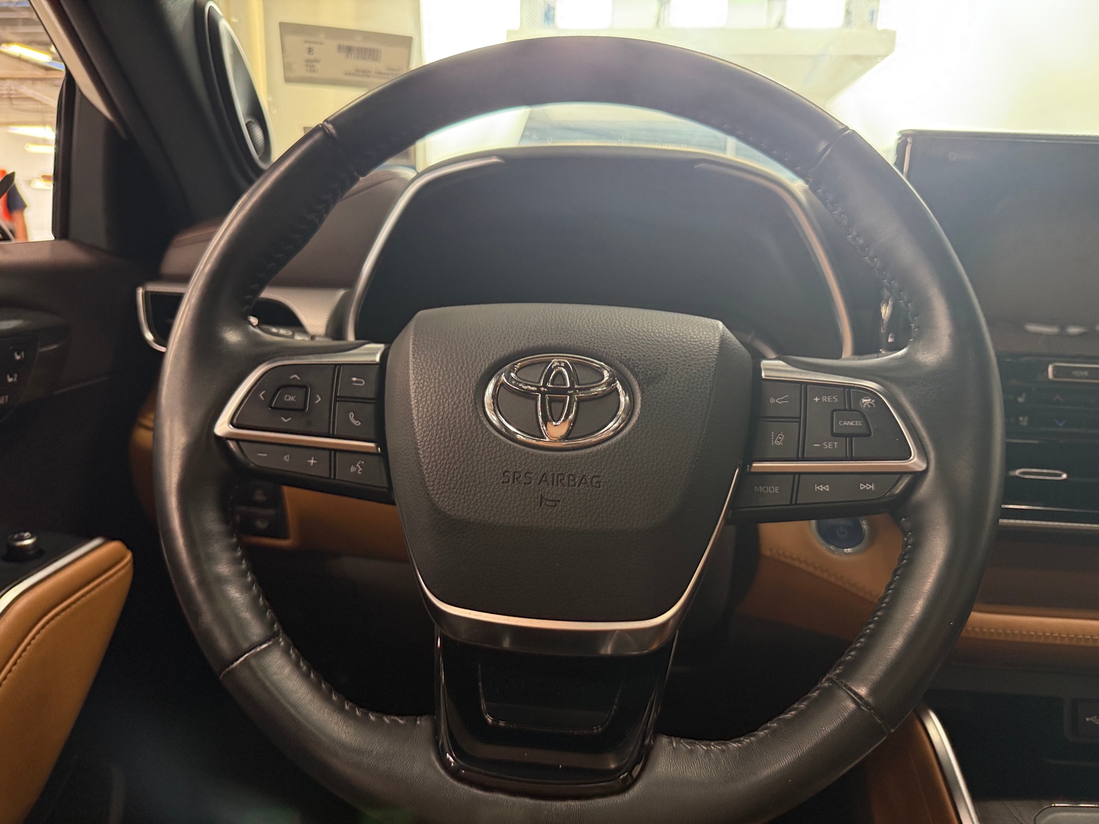 Thumbnail: 2021 Toyota Highlander - 4