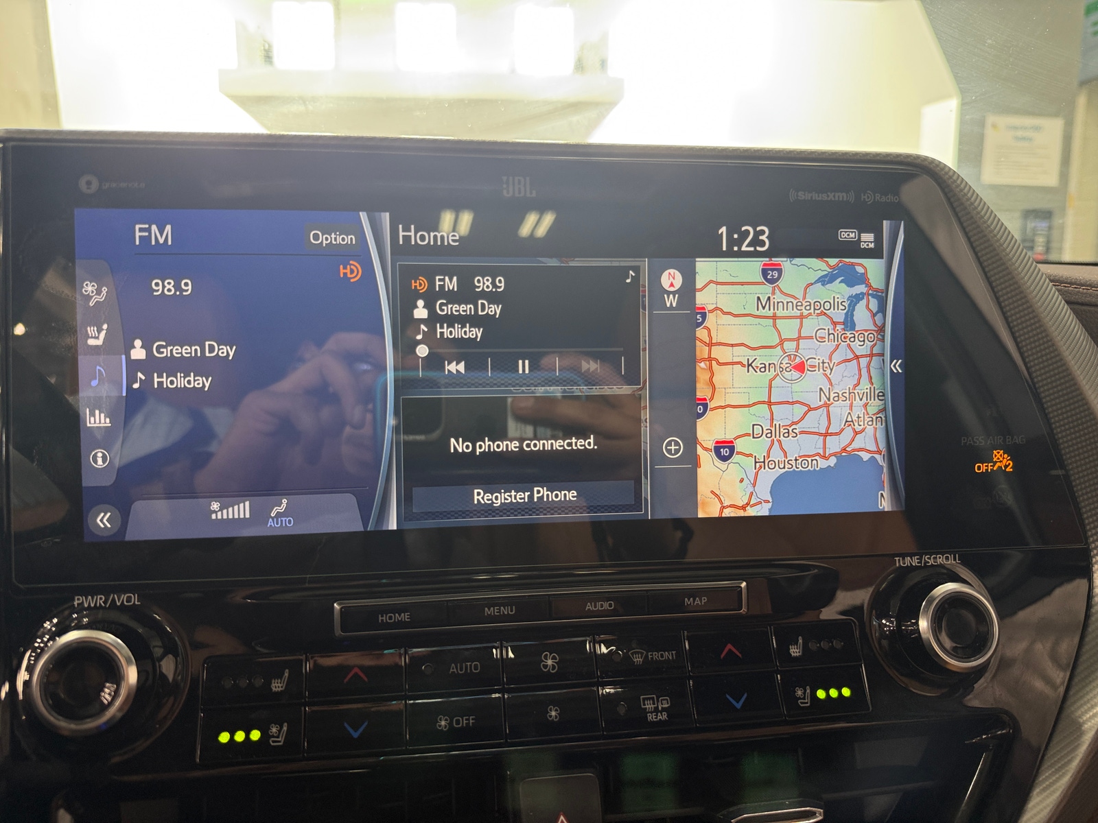 Thumbnail: 2021 Toyota Highlander - 3