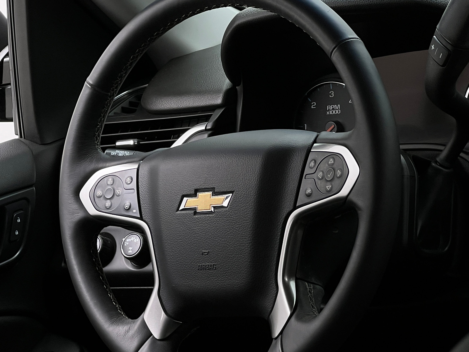 Thumbnail: 2018 Chevrolet Tahoe - 4